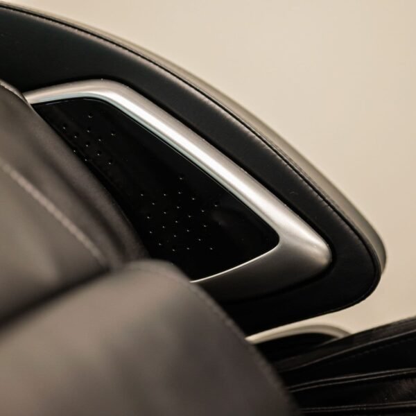 Ultra Plus 3D massage chair - Image 13